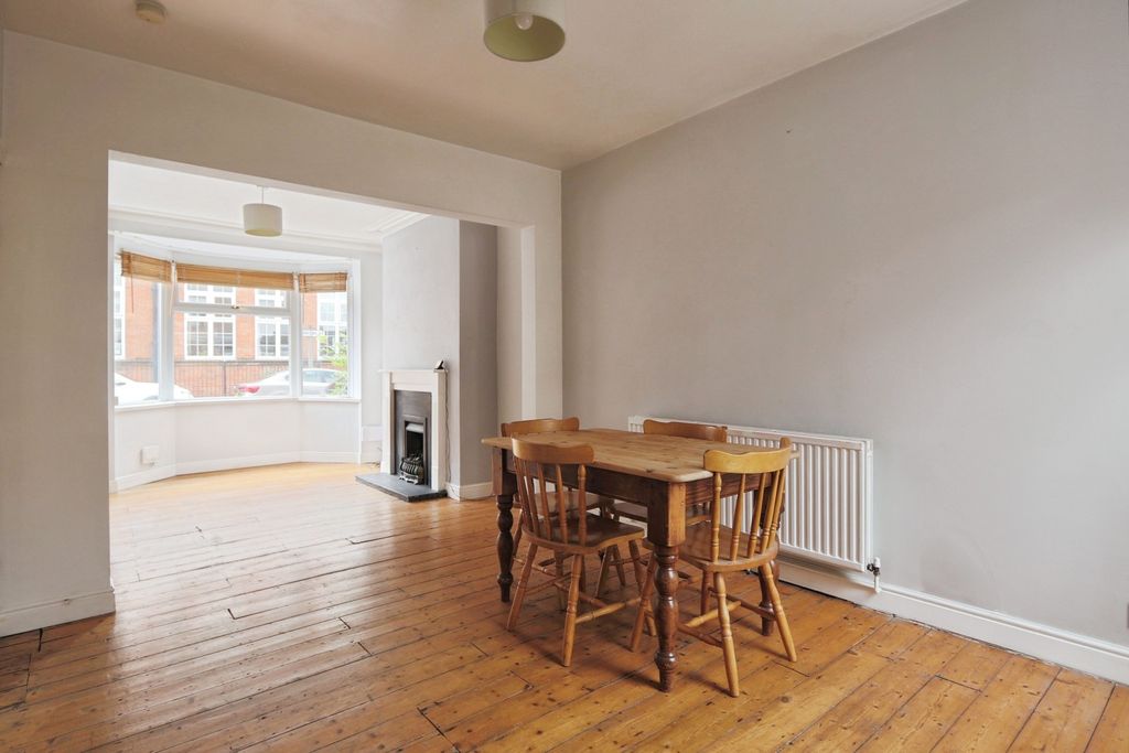 Property photo 2 of 14 4274366
