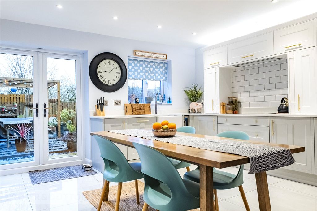 Property photo 3 of 33 Picture No. 10