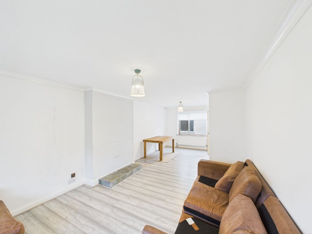 Property photo 2 of 17 4559545