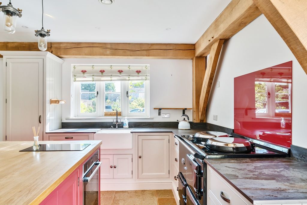 Property photo 3 of 16 1310517-11-6852cc3Faf412