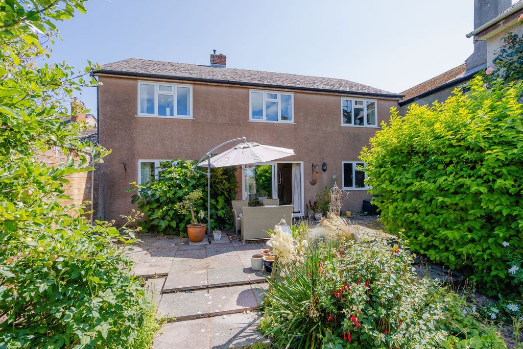 Property photo 1 of 23