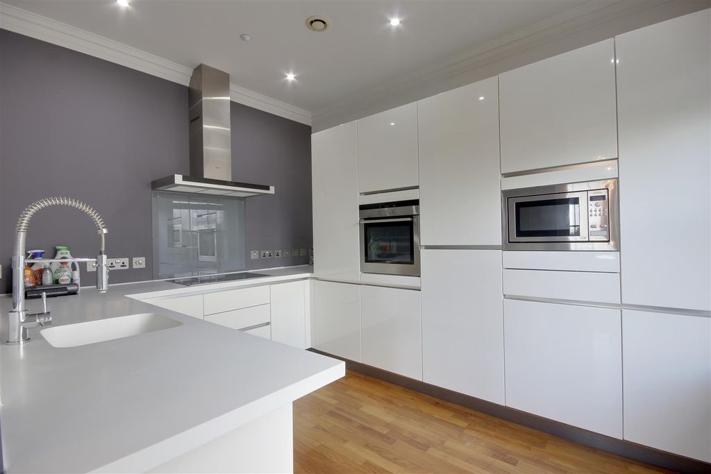 Property photo 2 of 15 Kitchen