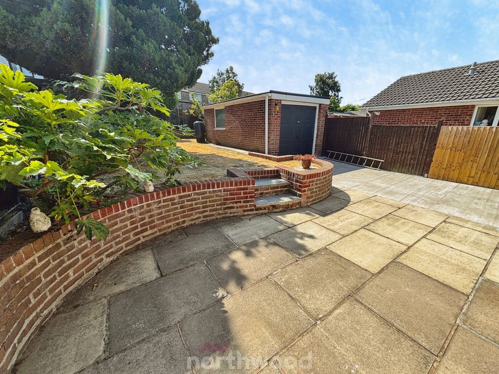 Property photo 2 of 27