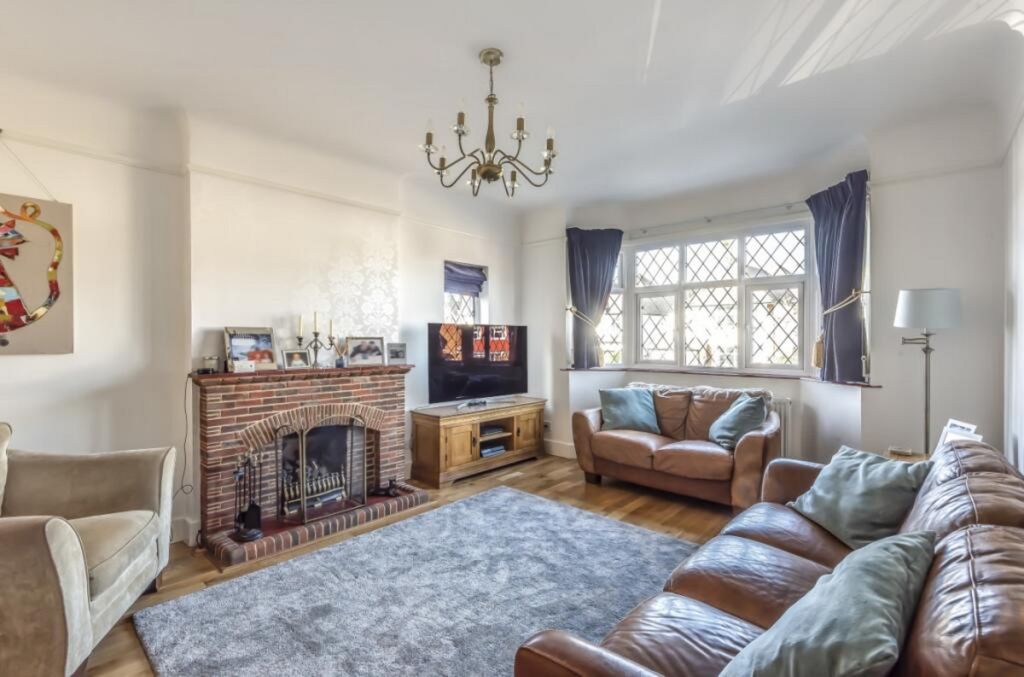 Property photo 3 of 11