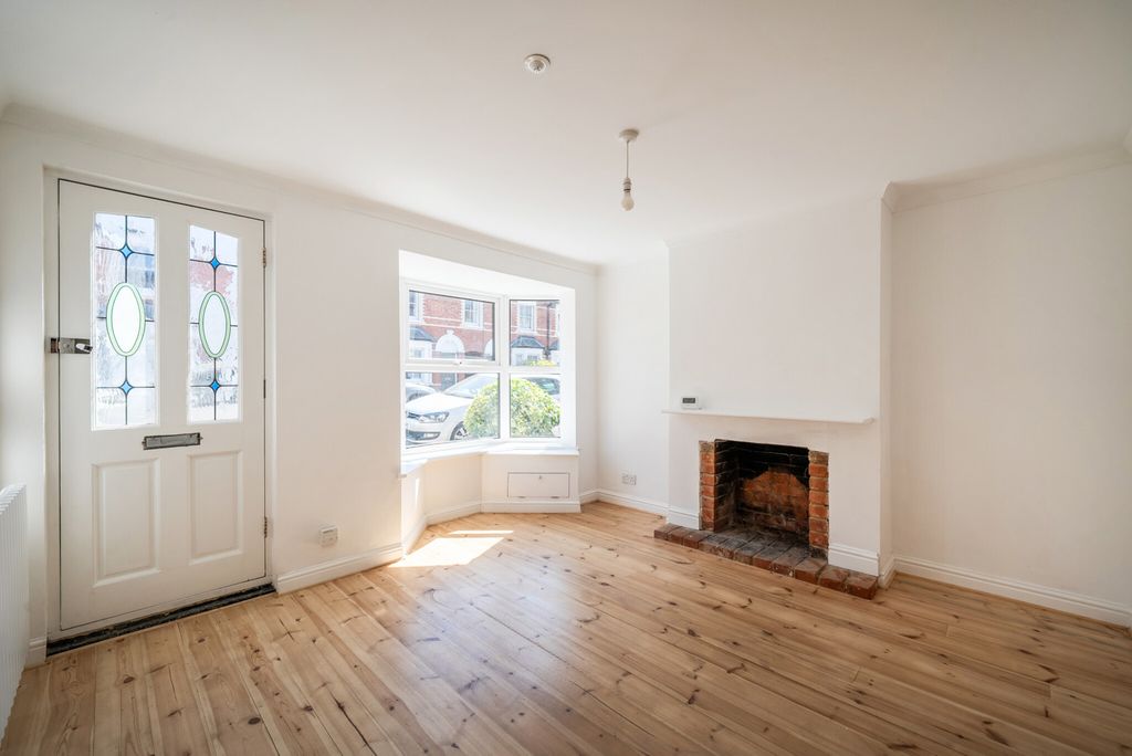 Property photo 2 of 21 1448947-3-69Ea2E2...