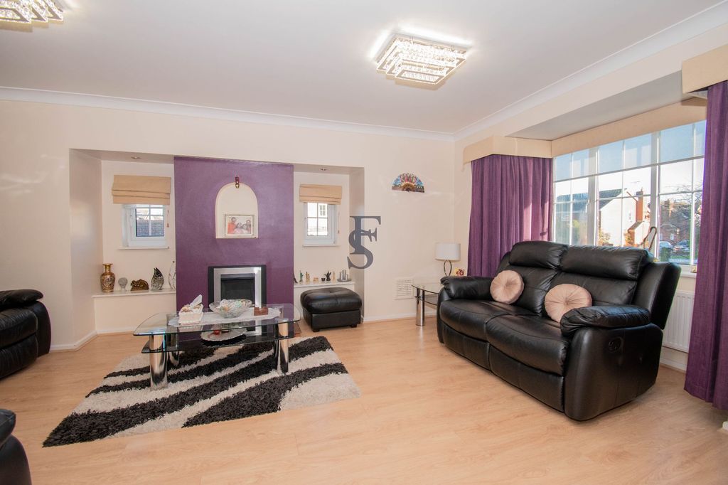 Property photo 3 of 15