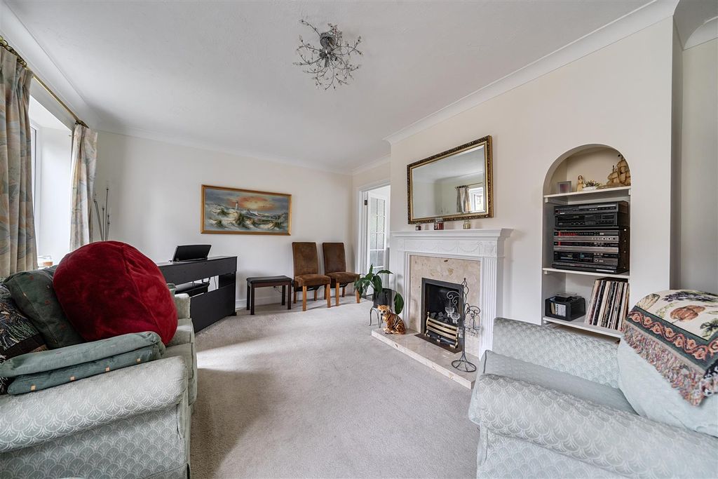 Additional image 7 of 4 bed detached house for saleShrublands Drive, Lightwater GU18
