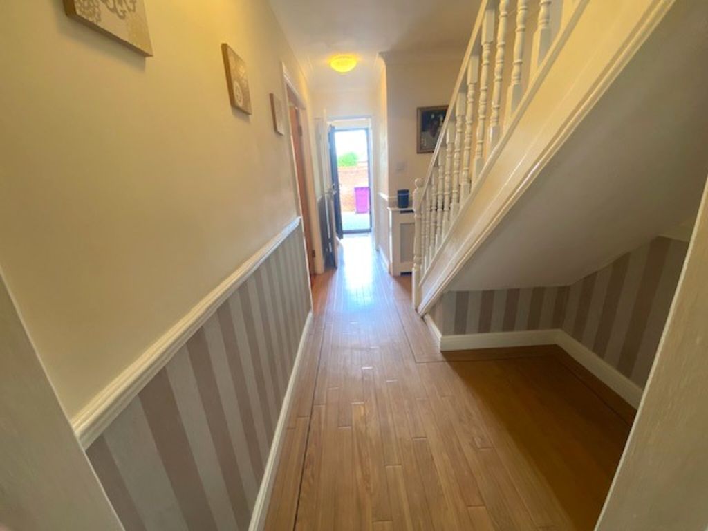 Property photo 2 of 25