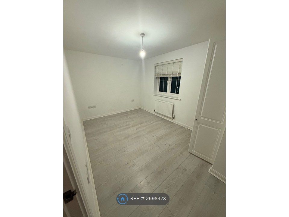 Property photo 3 of 9 Bed 2