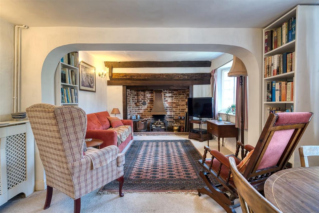 Property photo 2 of 11 Sitting Room