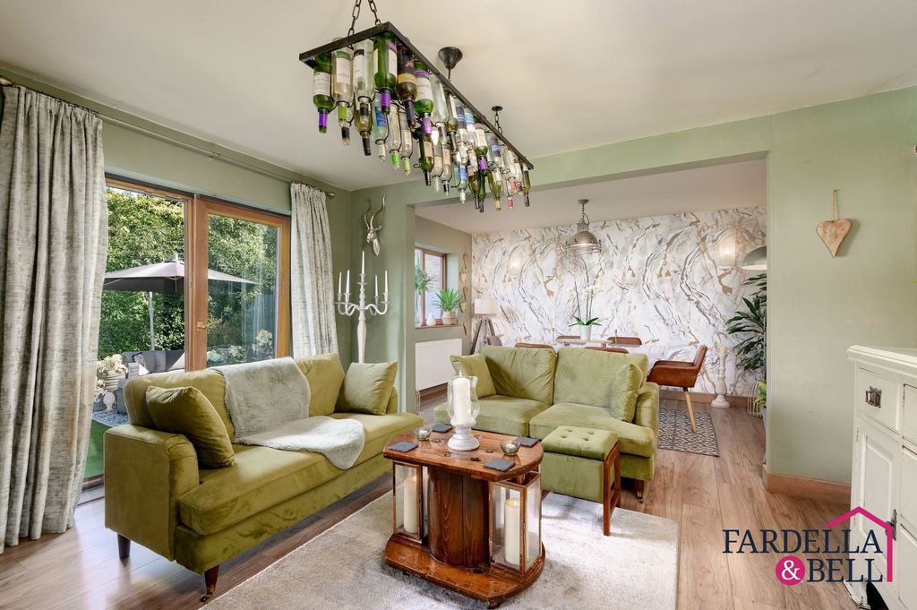 Property photo 1 of 28