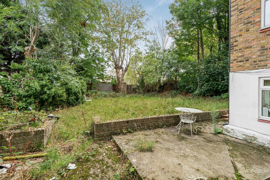 Property photo 3 of 13 10_63396.Jpg
