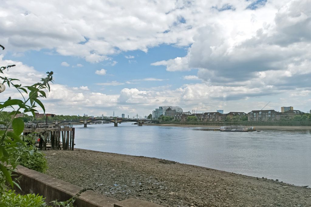 Property photo 3 of 11 (Main)