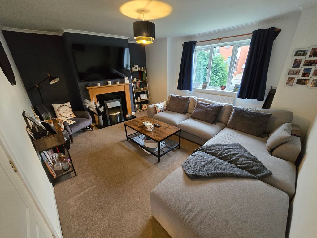 Property photo 2 of 10 Living Room