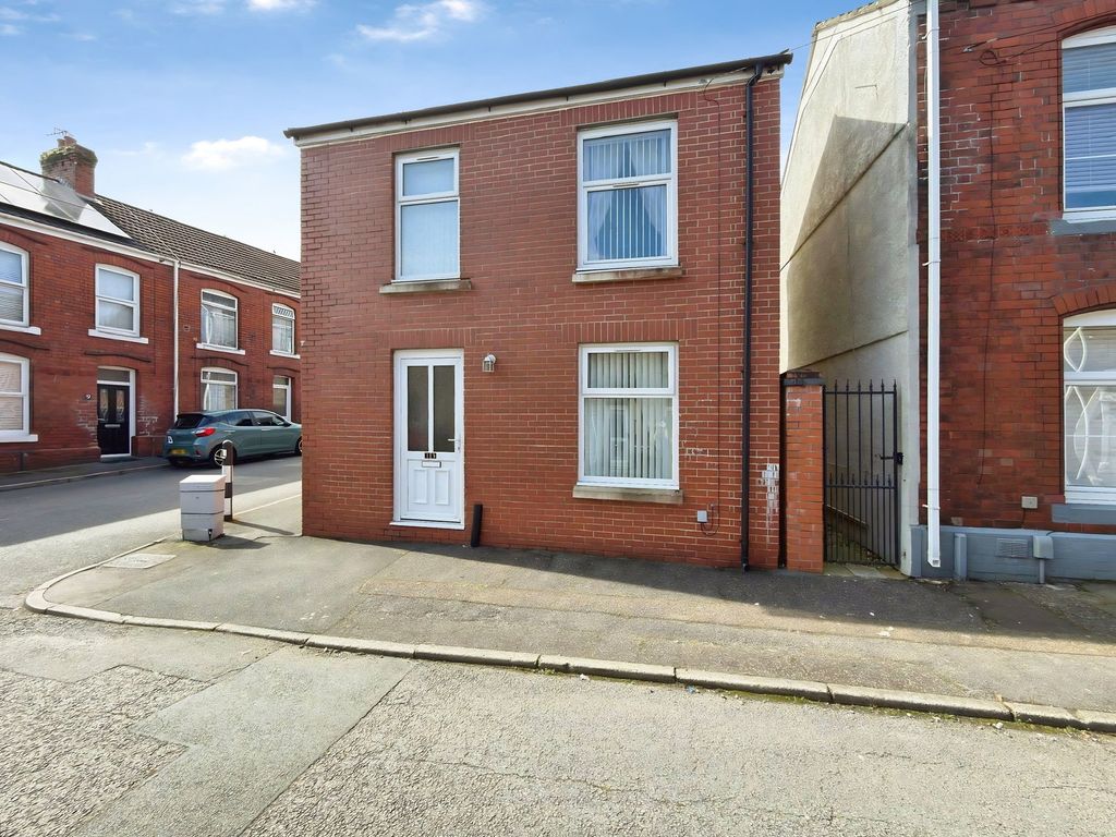 Property photo 1 of 27