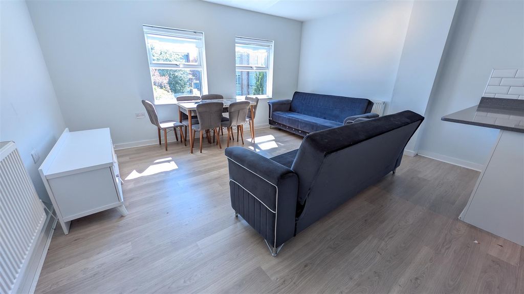 Property photo 2 of 9 Living Room