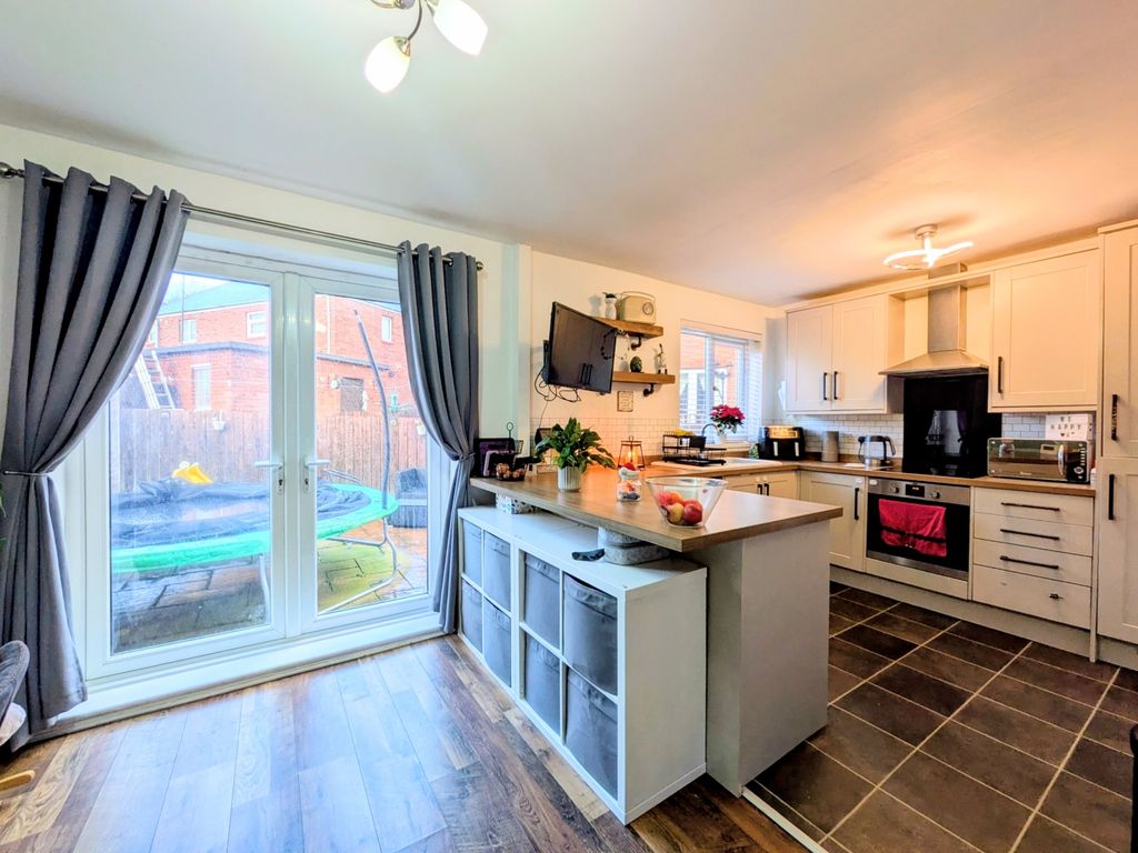 Property photo 2 of 14 1000003970