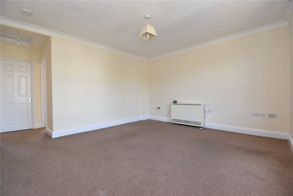 Property photo 3 of 10 Picture No. 13