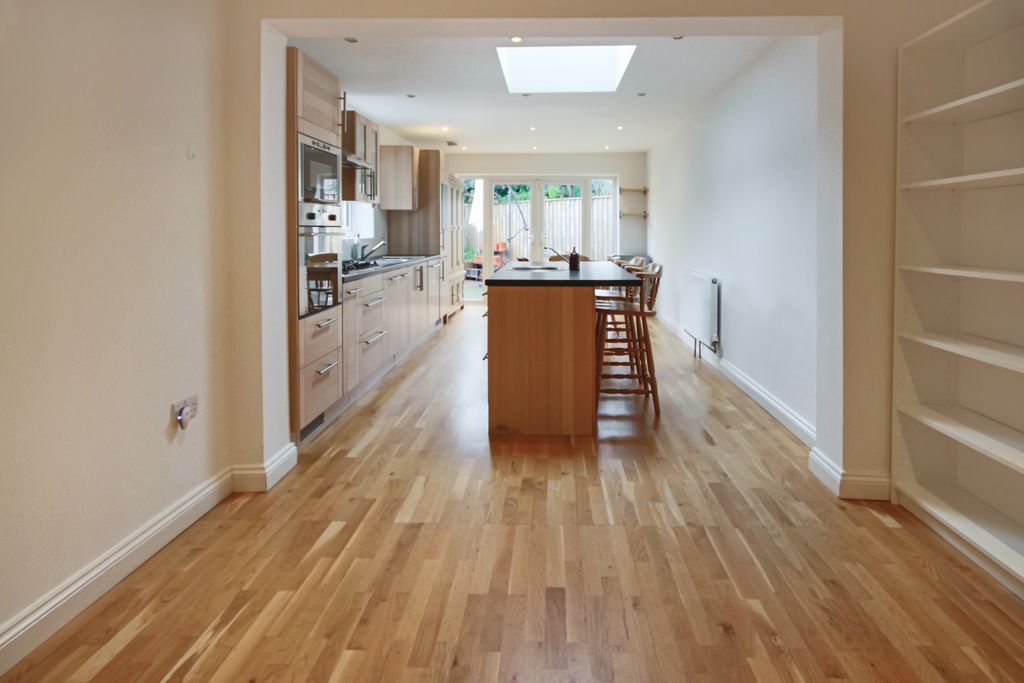 Property photo 2 of 14