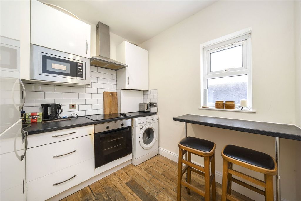 Property photo 3 of 9 Picture No. 05