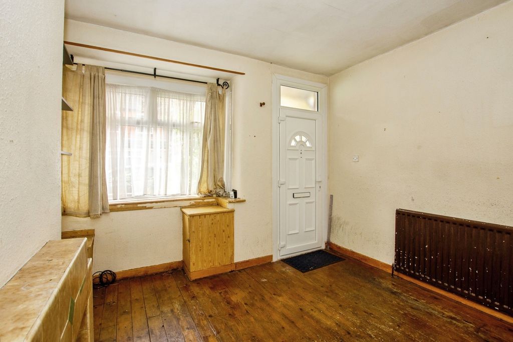 Property photo 2 of 16 Pbox-Img.Jpg