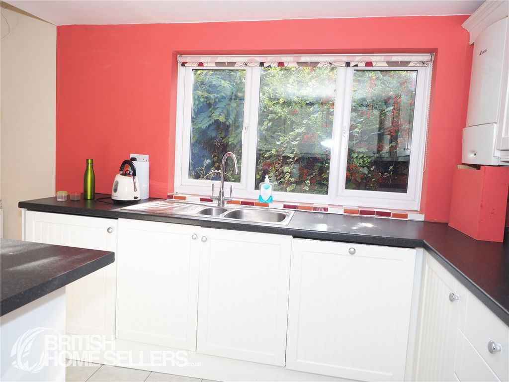 Property photo 2 of 23 Picture No. 21