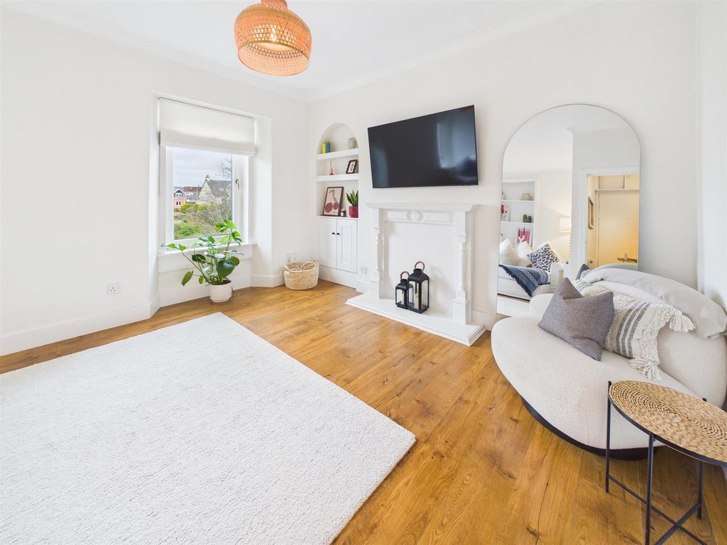 Property photo 2 of 12 Cam03782G0-Pr0259-Still028_Alt.Jpg