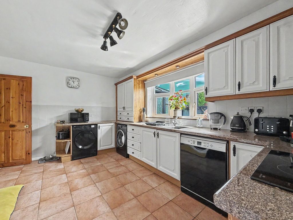 Property photo 3 of 25