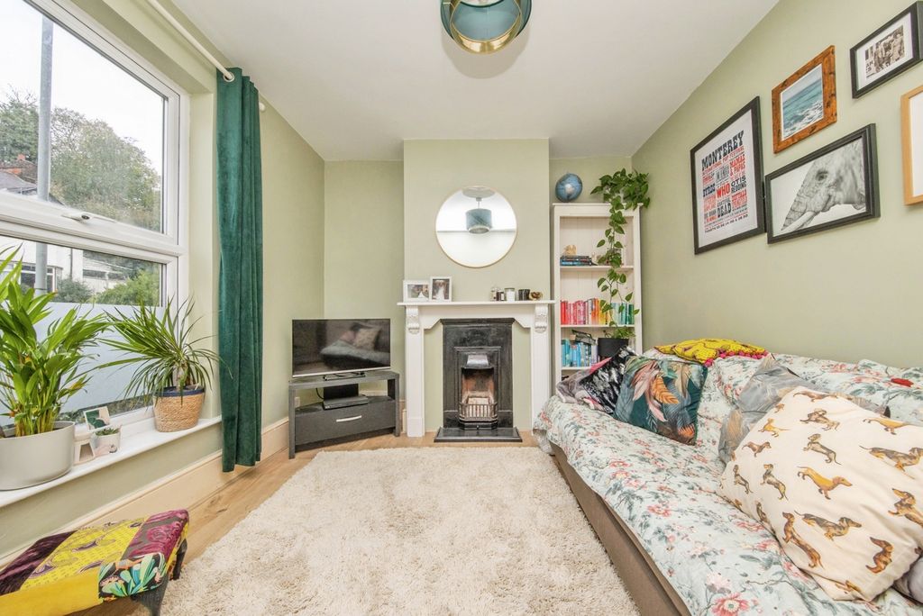 Property photo 3 of 17 Photo