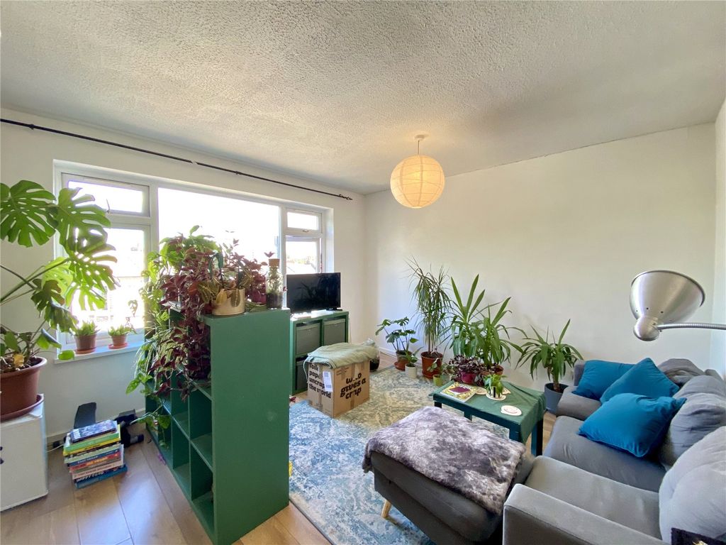 Property photo 1 of 10 Picture No. 14