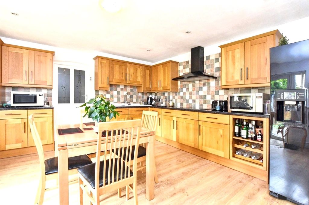 Property photo 3 of 30 Picture No. 40