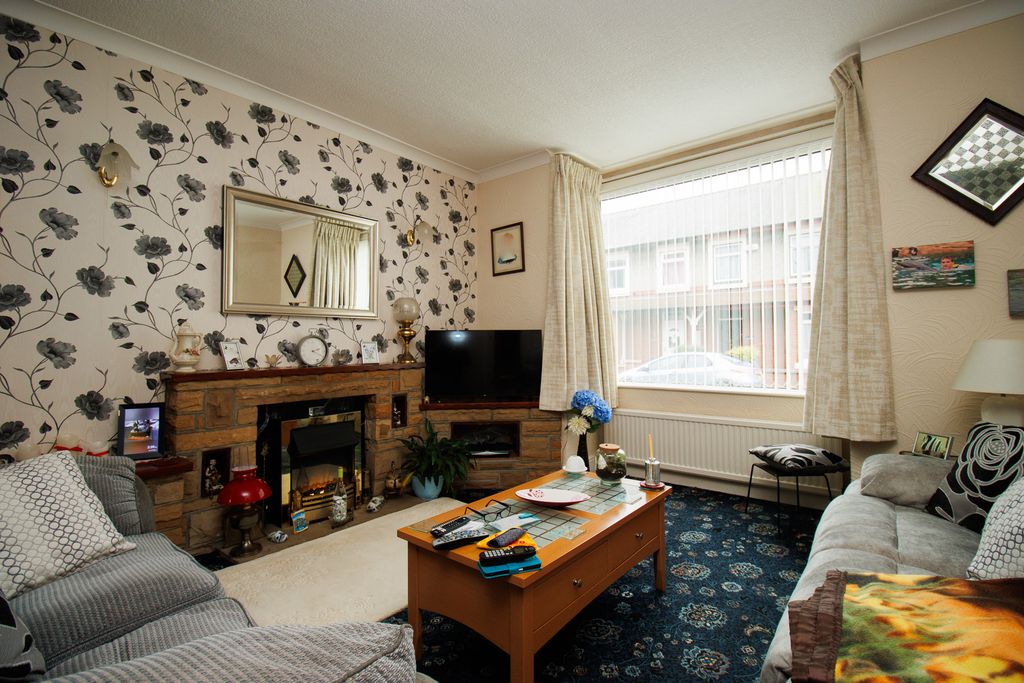 Property photo 3 of 17