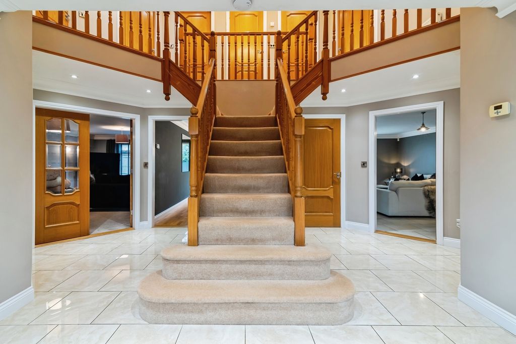 Property photo 2 of 27 Pbox-Img.Jpg