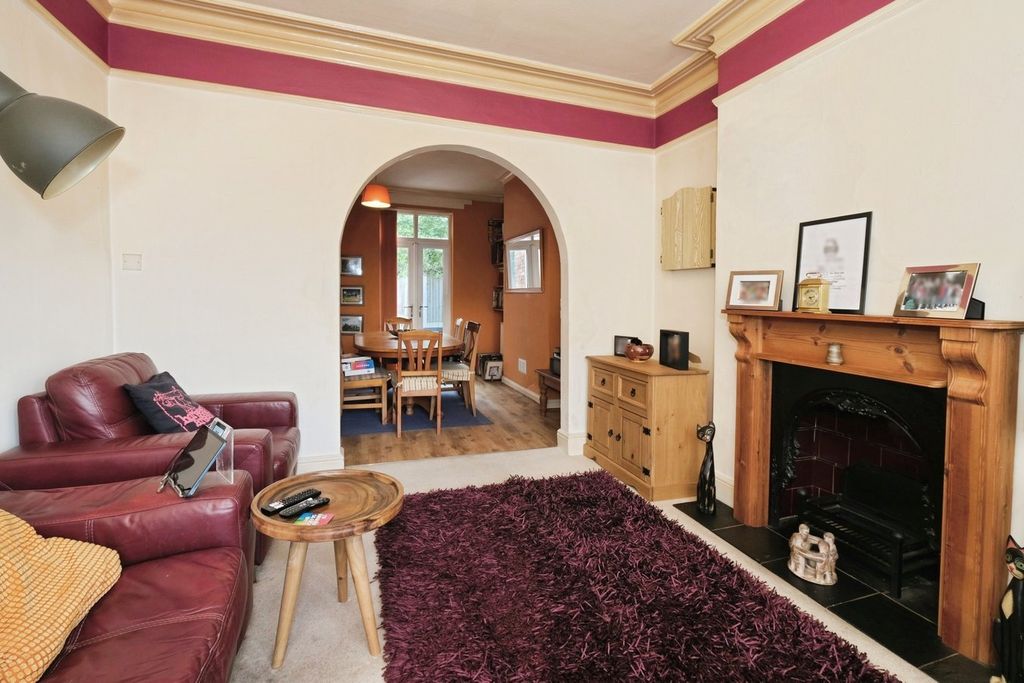 Property photo 2 of 14