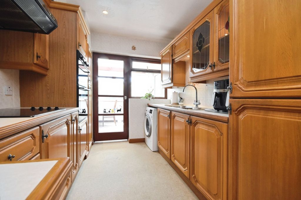 Property photo 3 of 16 Kitchen