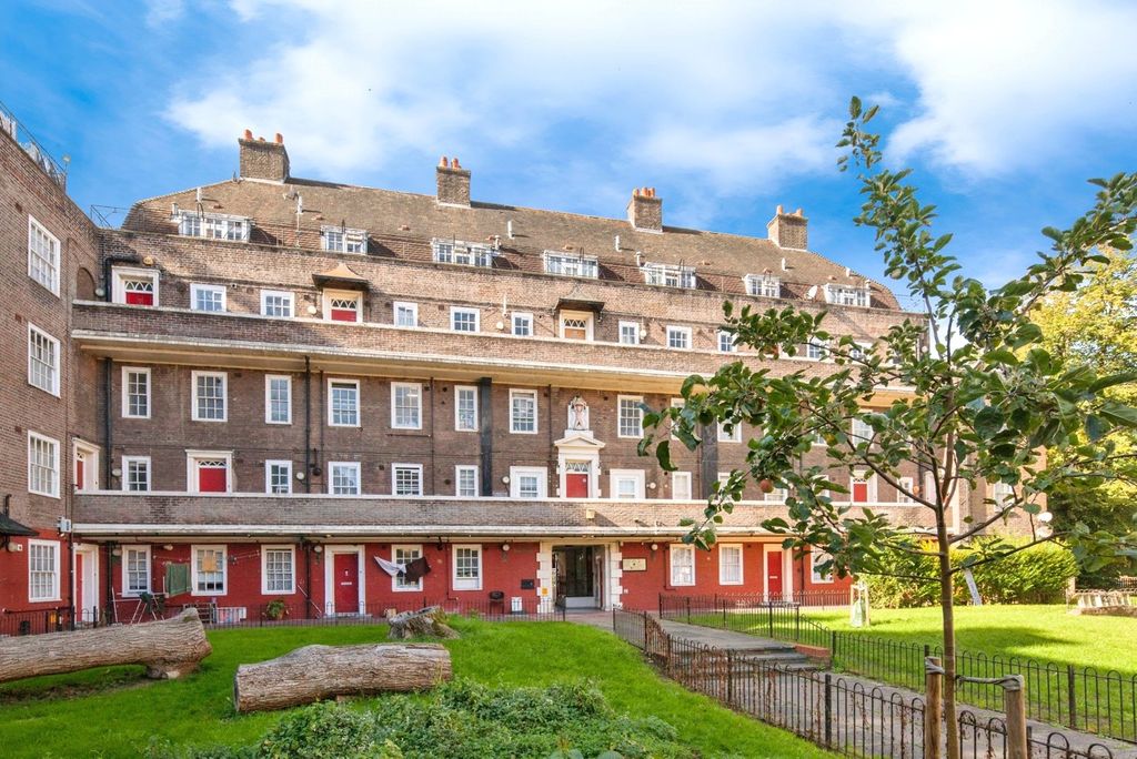 Property photo 2 of 17 Photo