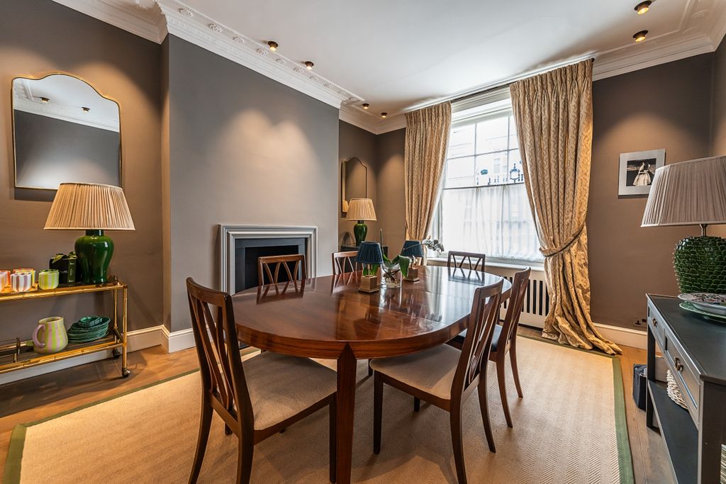 Property photo 3 of 32 14-Eaton-Terrace-47