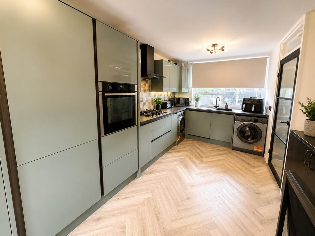 Property photo 3 of 17 Cdd3Dfb1-Ec6d-481c-9Db6-4c77E8178E84.Png