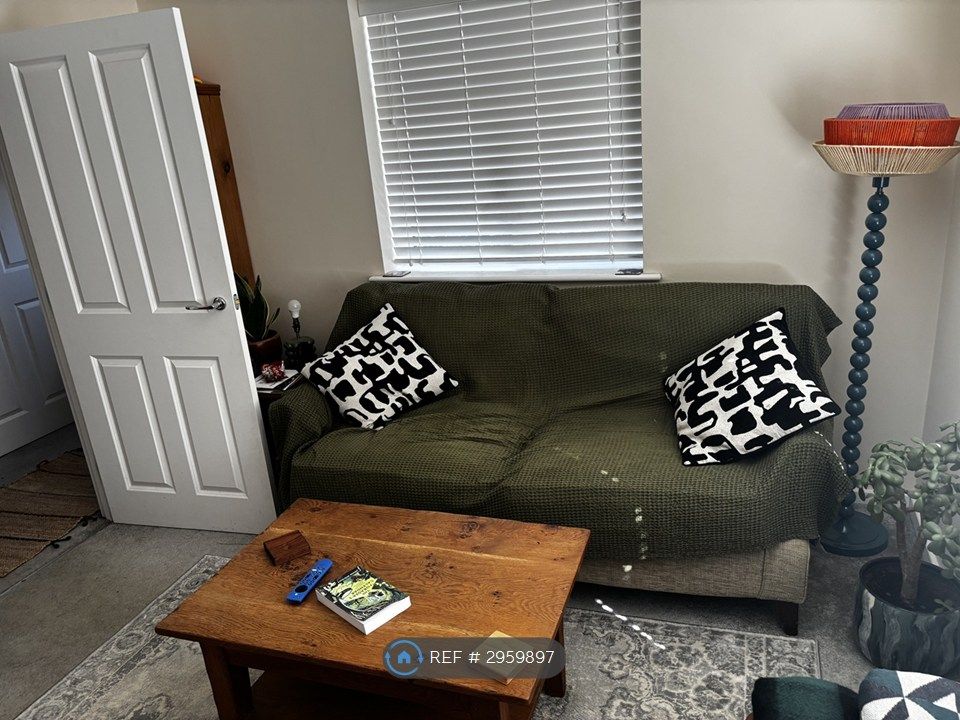 Property photo 3 of 22 Living Room