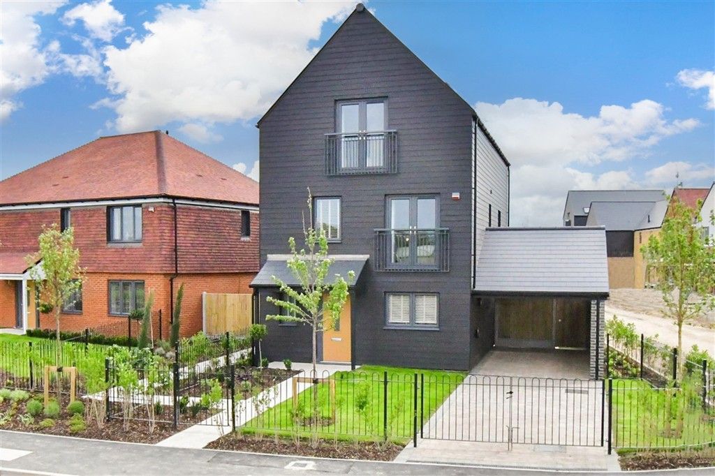 Property photo 2 of 6 Front