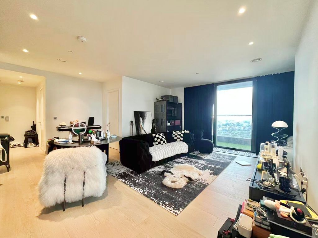 Property photo 2 of 37