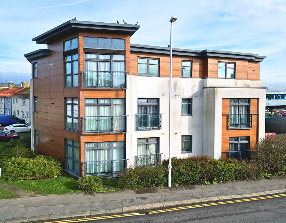 Property photo 1 of 8