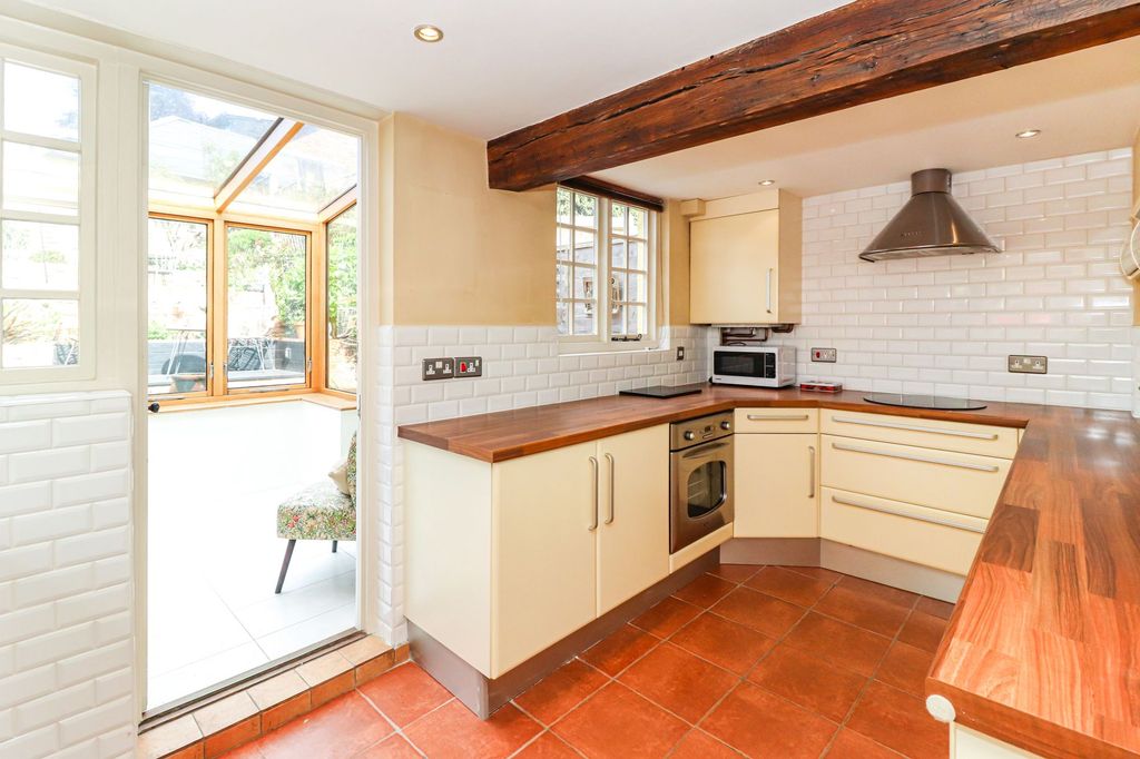 Property photo 3 of 26