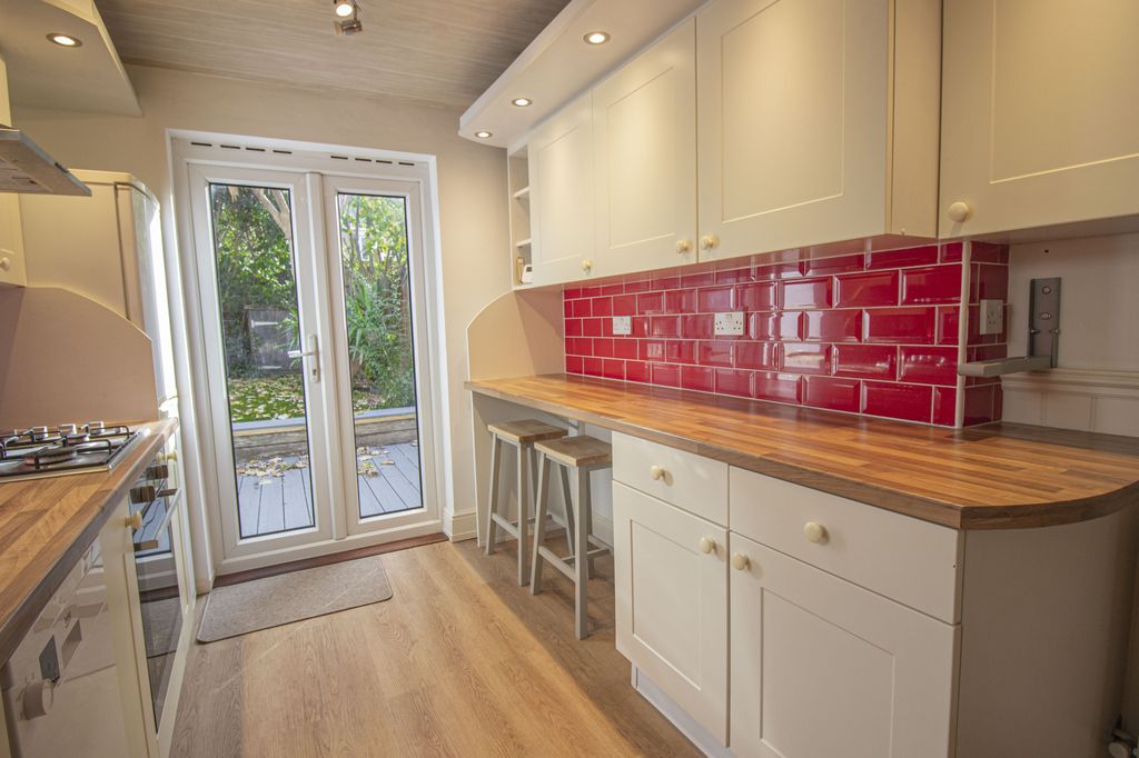 Property photo 3 of 23