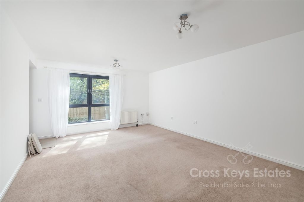 Property photo 3 of 24 Sitting Room