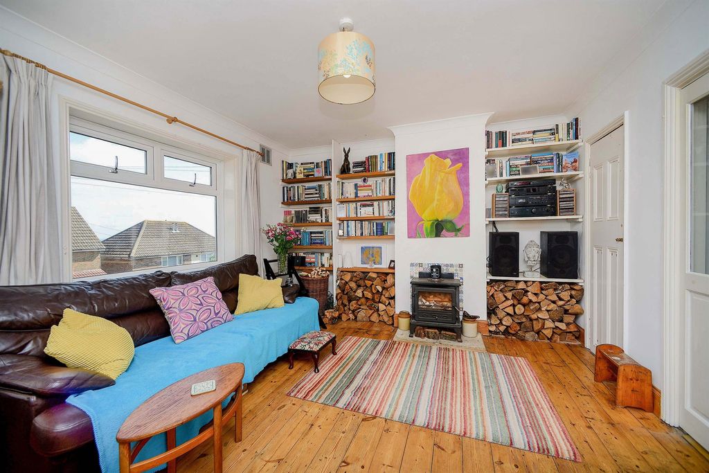 Property photo 2 of 14