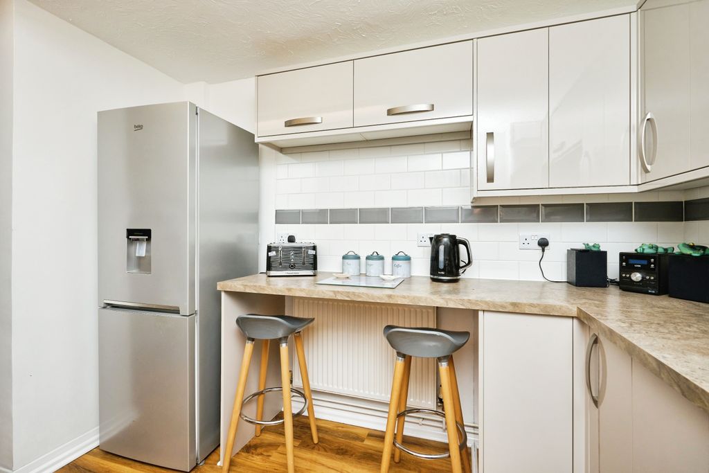 Property photo 3 of 15 Kitchen