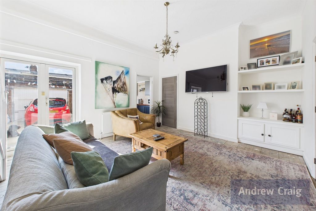 Property photo 1 of 12 (Main)