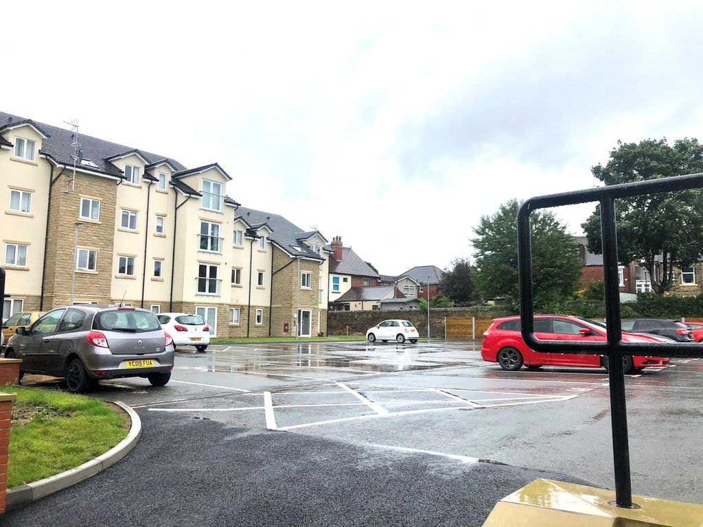 Property photo 1 of 9 Exterior