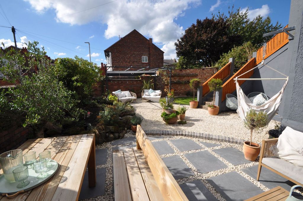 Property photo 2 of 51